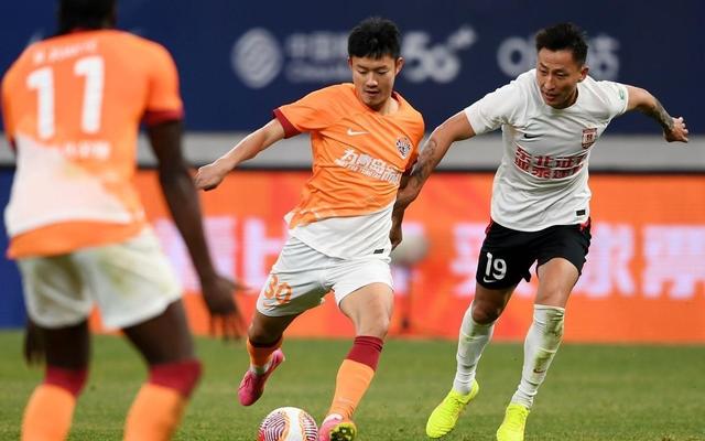 中超赛程吃紧;广东宏远赛后豪取连胜;话题不断;控场能力受关注(中超不败纪录和连胜记录) 中超赛程吃紧;广东宏远赛后豪取连胜;话题不断;控场能力受关注(中超不败纪录和连胜记录)